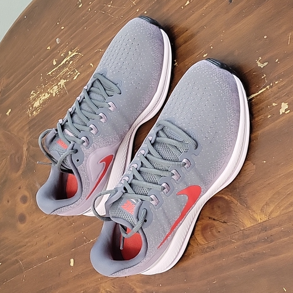 Women's Nike Air Zoom Vomero 13 Running Shoe Grey 922909-004 Size 11.5‎
